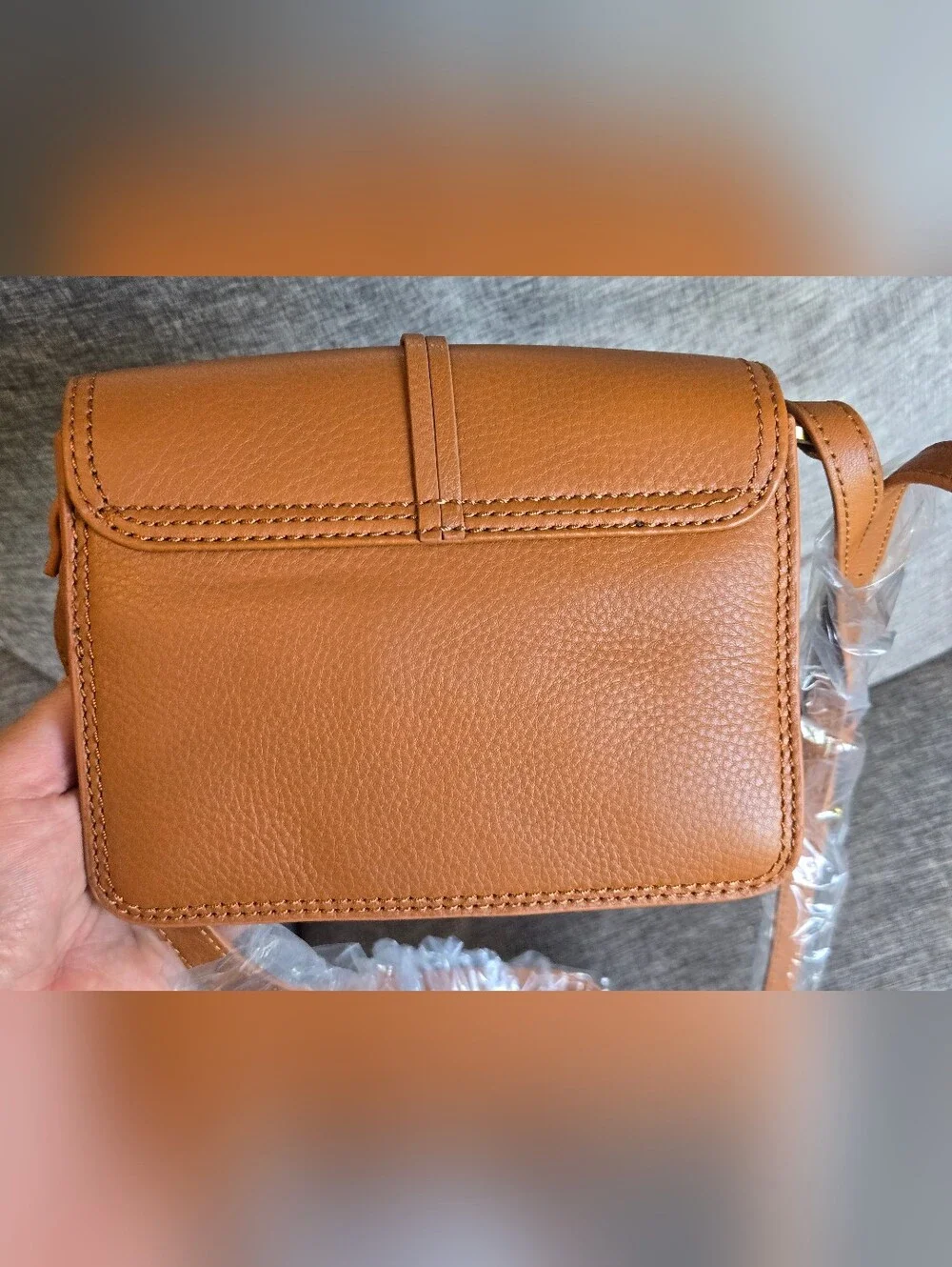 NEW HOBO women's eden small crossbody bag in warm honey